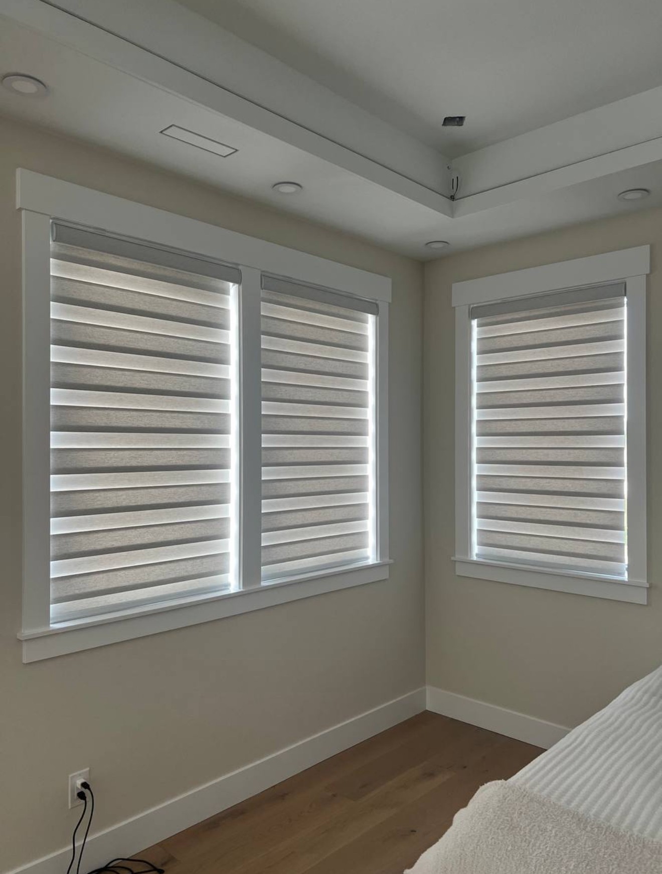 The room with zebra shades installed